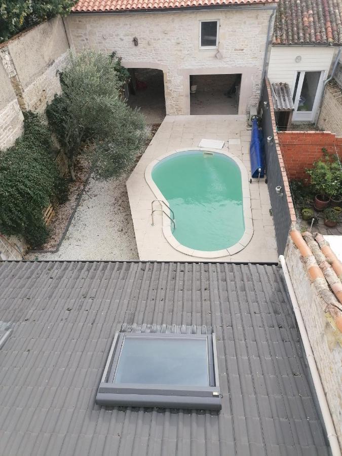 Grande Chambre D'Hote Pour 4 A 5 Personnes Bed & Breakfast Chef-Boutonne Exterior photo