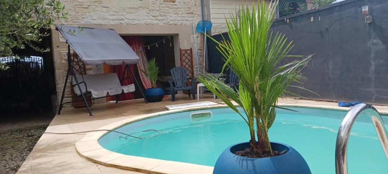 Grande Chambre D'Hote Pour 4 A 5 Personnes Bed & Breakfast Chef-Boutonne Exterior photo